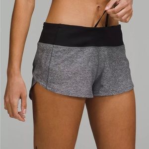 Lululemon Speed up low-rise lined short 2.5”